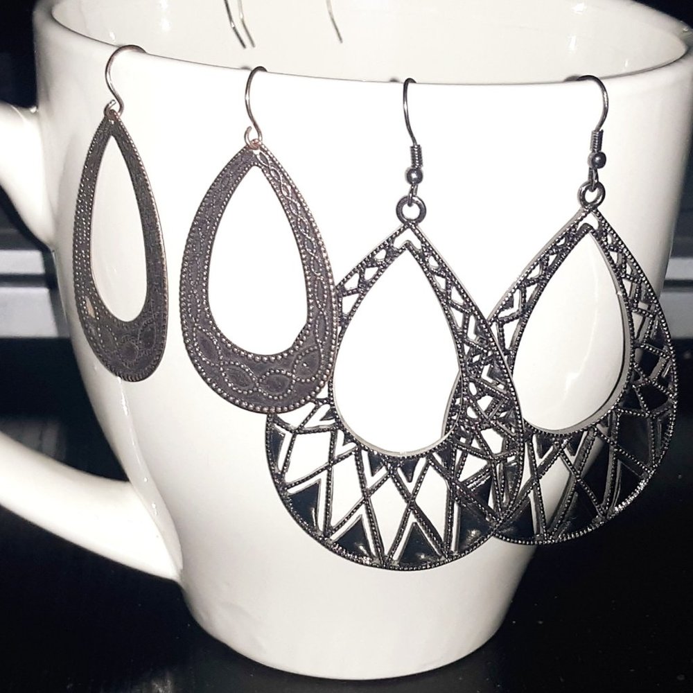 Pair of Tear Drop Shaped Earrings! BOGO50% Off!